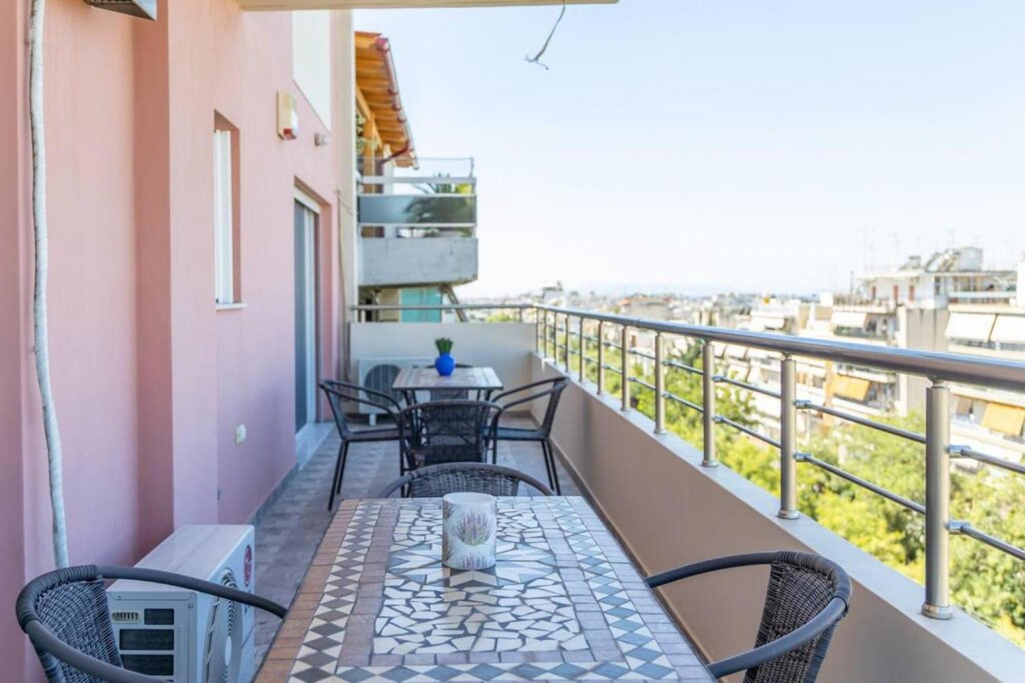Petralona dazzling top floor 1BD/AP Atene Esterno foto
