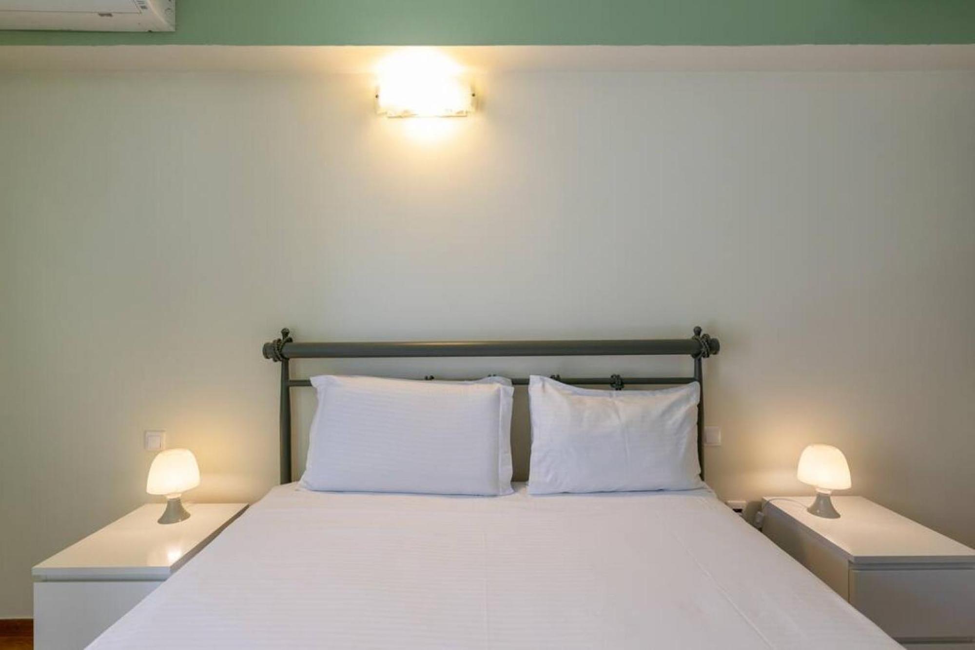 Petralona dazzling top floor 1BD/AP Atene Esterno foto