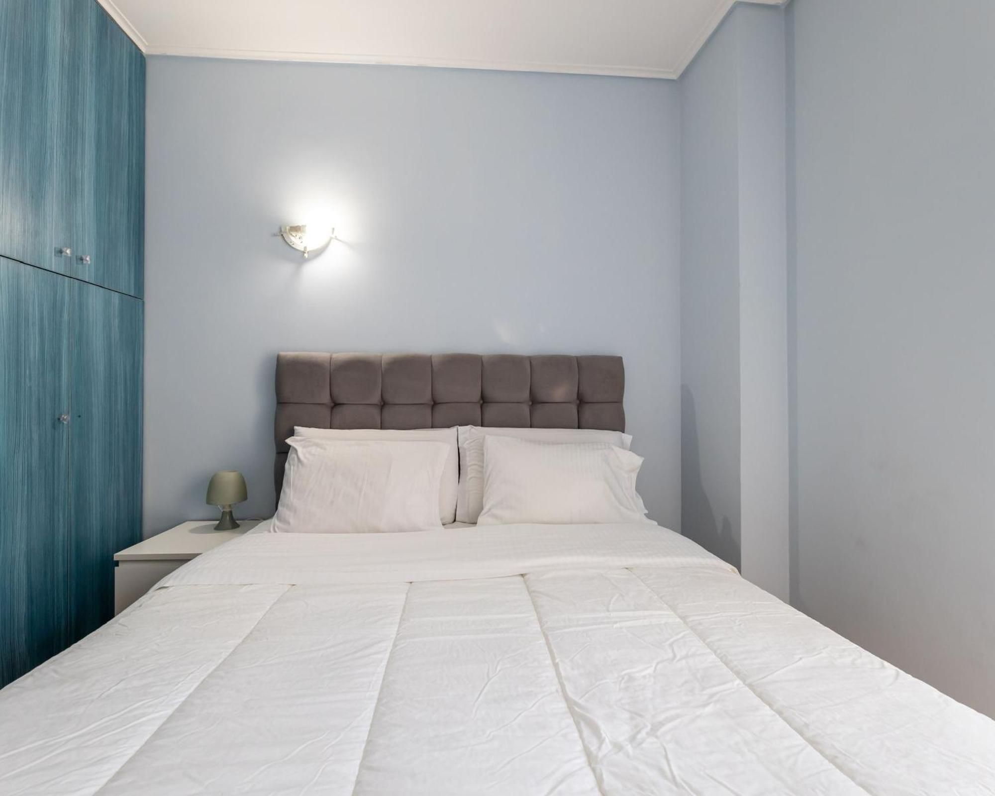 Petralona dazzling top floor 1BD/AP Atene Esterno foto
