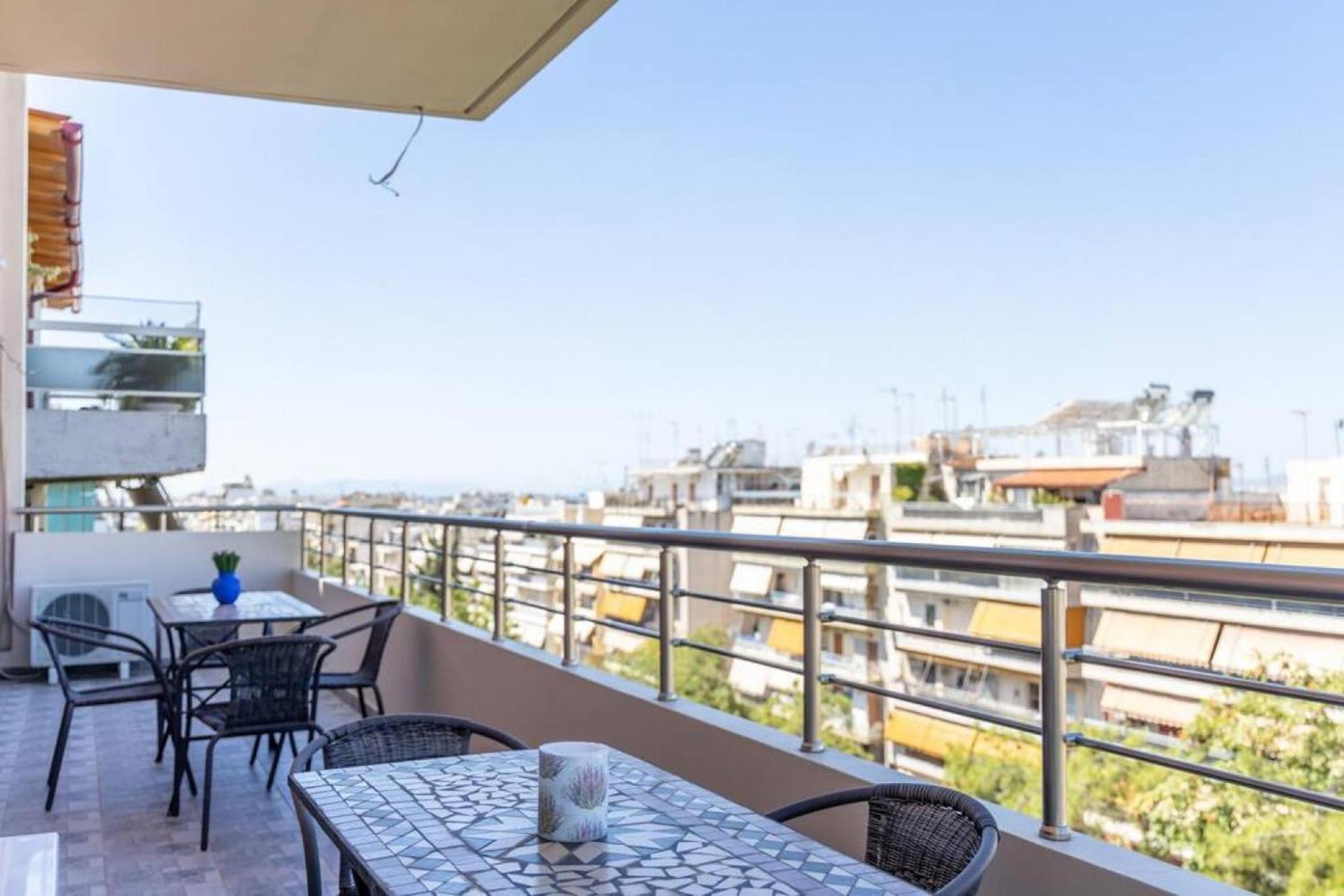 Petralona dazzling top floor 1BD/AP Atene Esterno foto