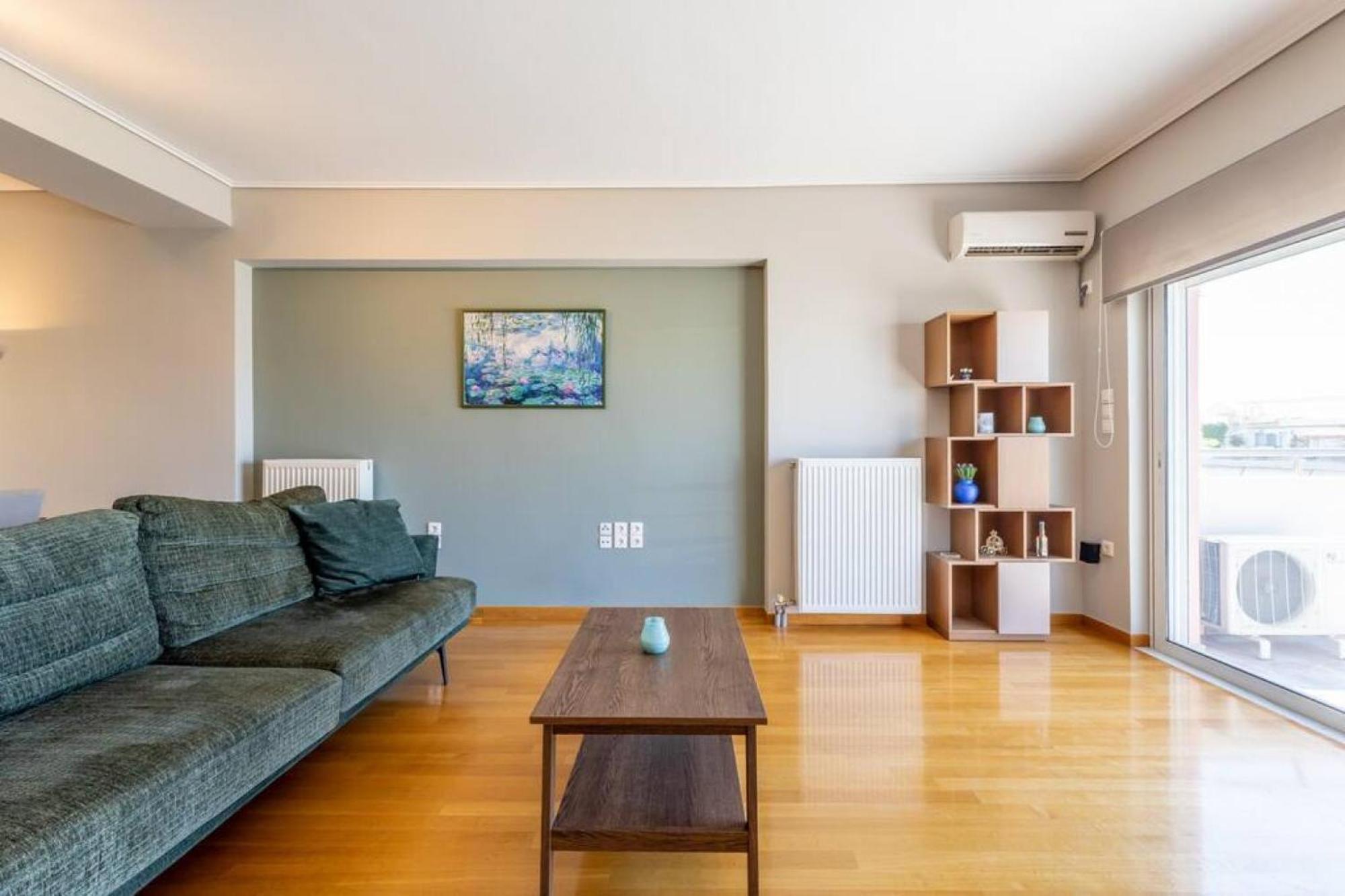 Petralona dazzling top floor 1BD/AP Atene Esterno foto