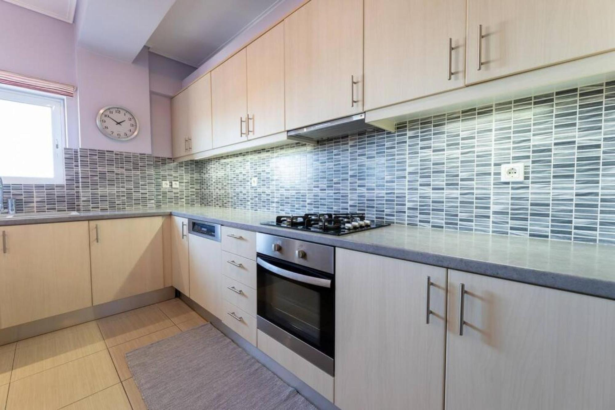 Petralona dazzling top floor 1BD/AP Atene Esterno foto